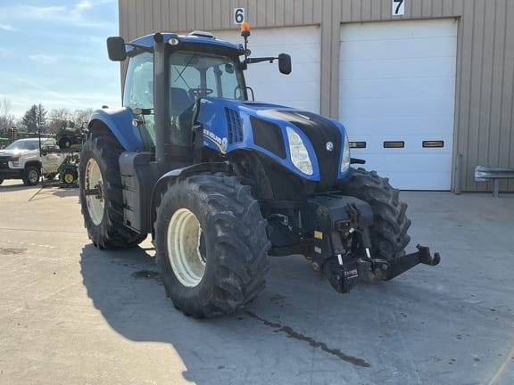 2011 New Holland T8.300 Equipment Image0