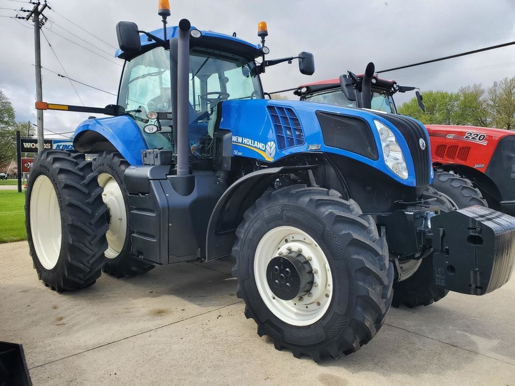 2011 New Holland T8.300 Equipment Image0