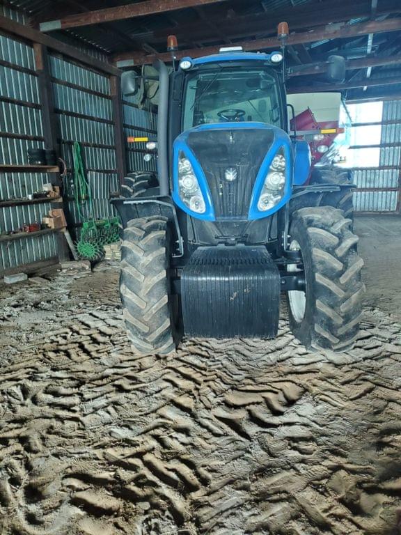 Image of New Holland T8.300 equipment image 4