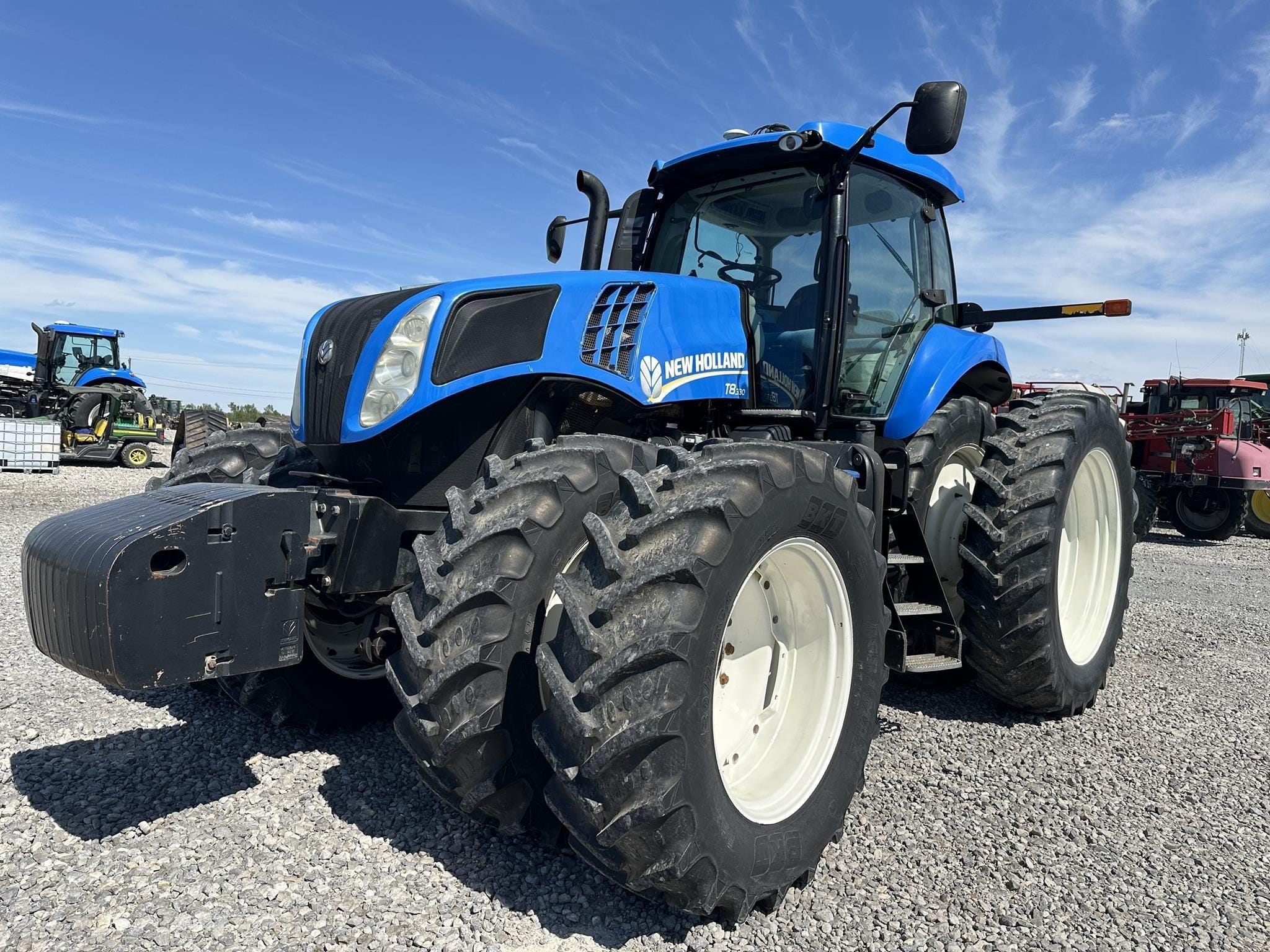 2011 New Holland T8.330 Equipment Image0