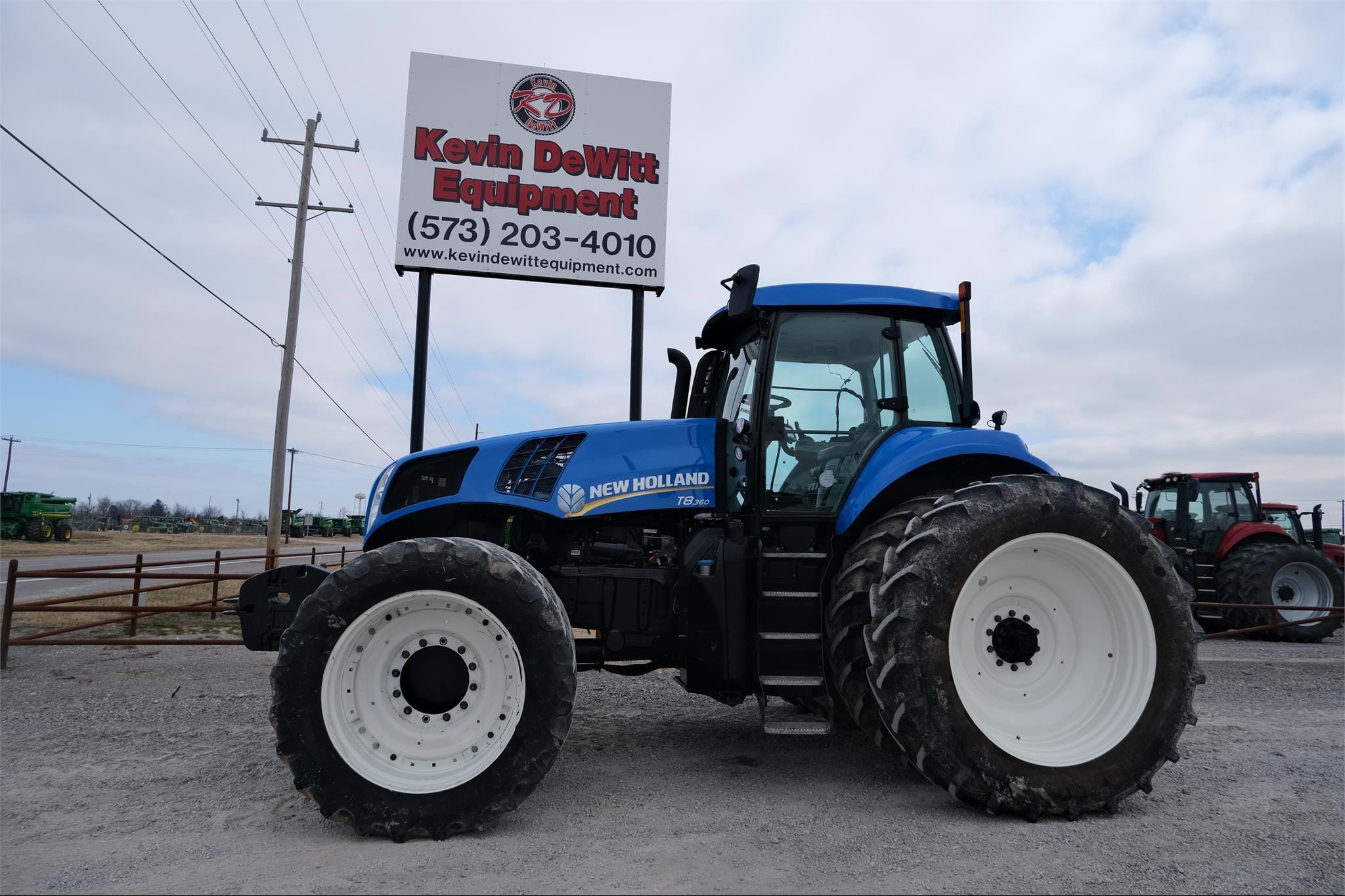 2011 New Holland T8.360 Equipment Image0