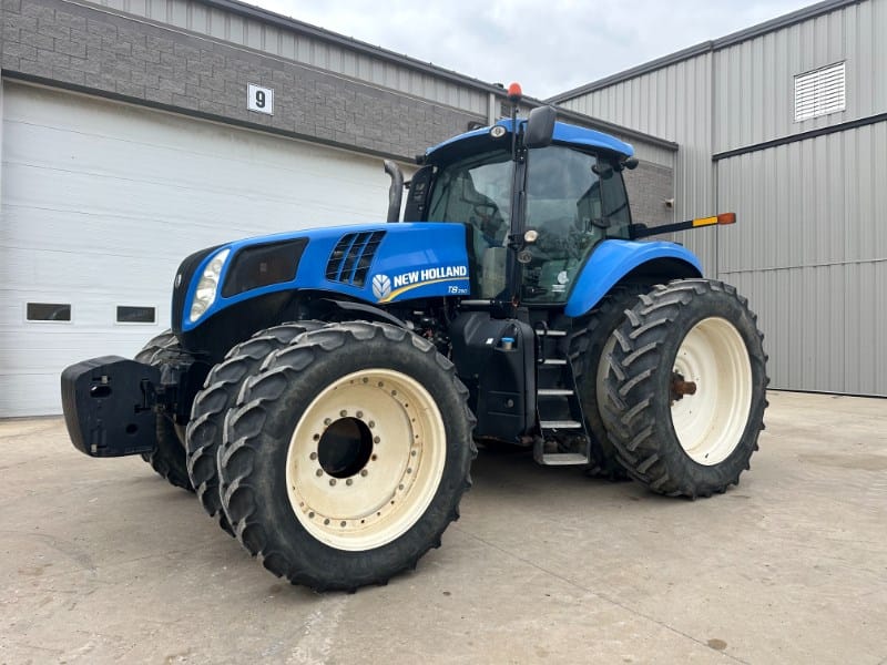 2011 New Holland T8.390 Equipment Image0