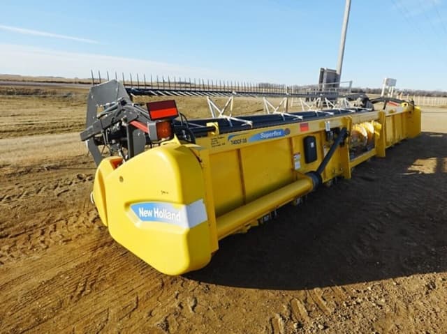 Image of New Holland 740CF-30 equipment image 1
