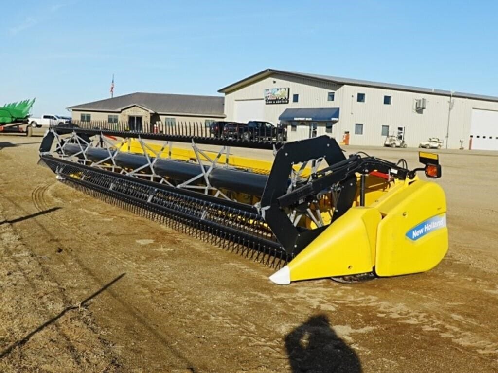 2011 New Holland 740CF-30 Equipment Image0