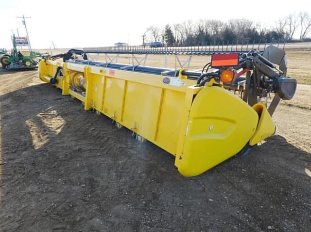 Image of New Holland 740CF-30 equipment image 2