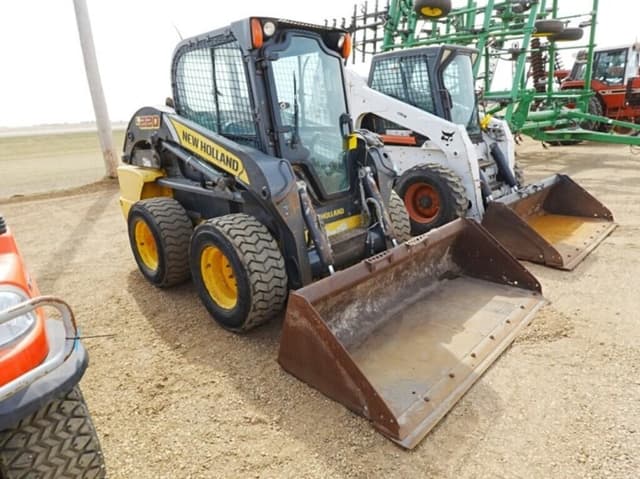 Image of New Holland L220 equipment image 1