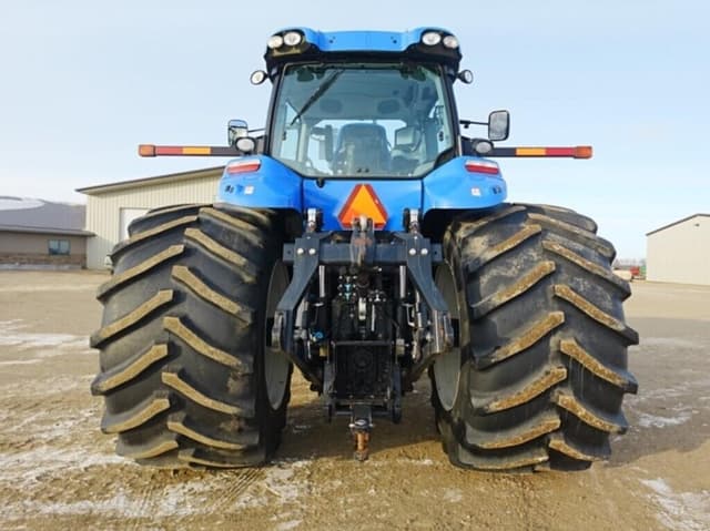 Image of New Holland T8.300 equipment image 3