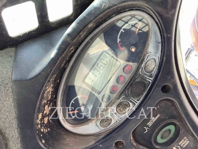 Image of Bobcat T630 equipment image 4