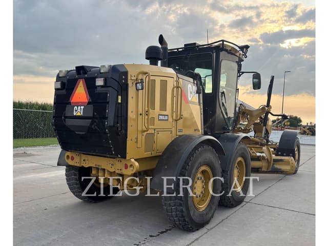 Image of Caterpillar 140M2AWD equipment image 2