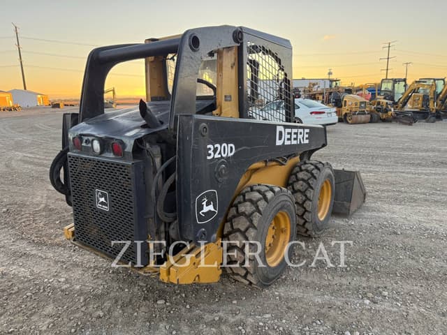 Image of John Deere 320D equipment image 2