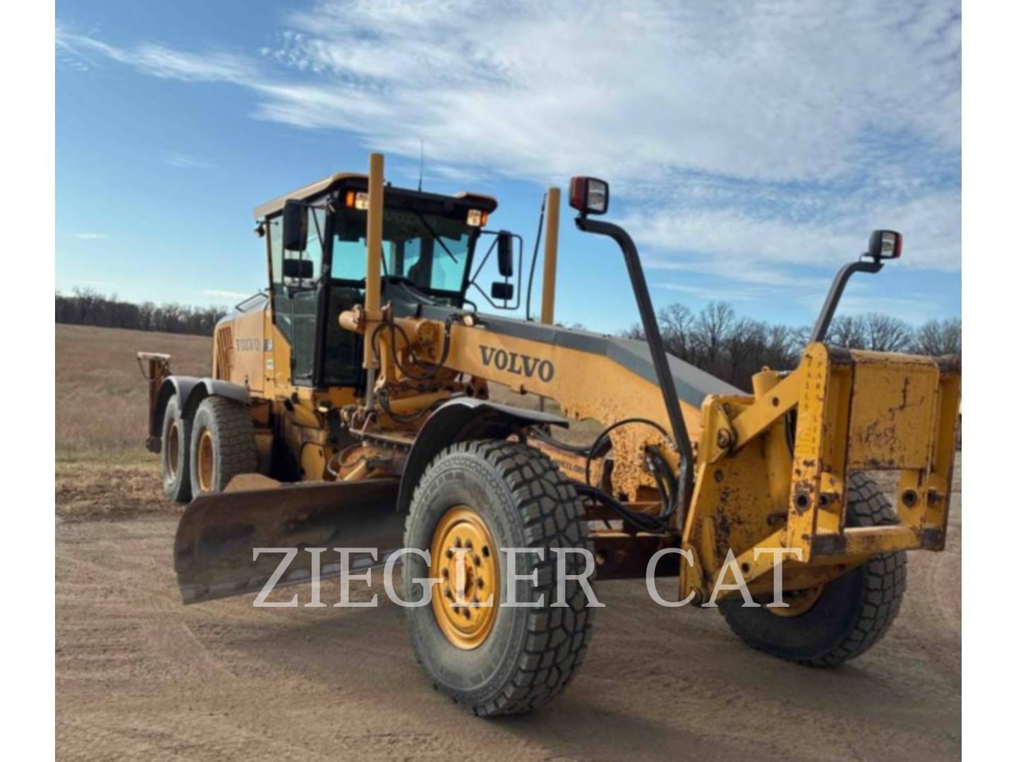 2011 Volvo G946B Equipment Image0