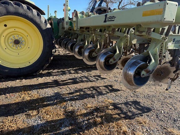 2011 Orthman 839-030 Equipment Image0