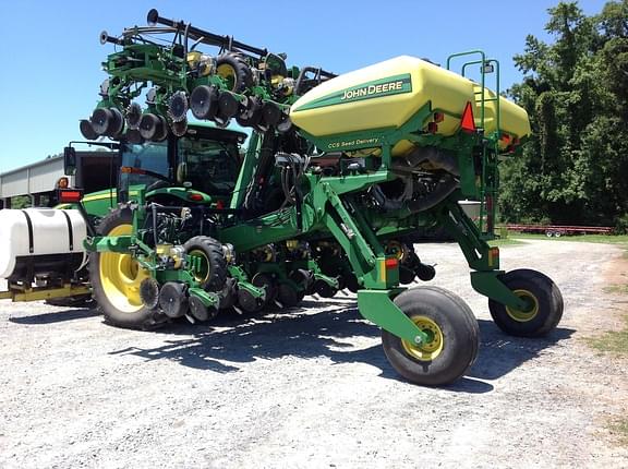 Image of John Deere DR18 equipment image 1