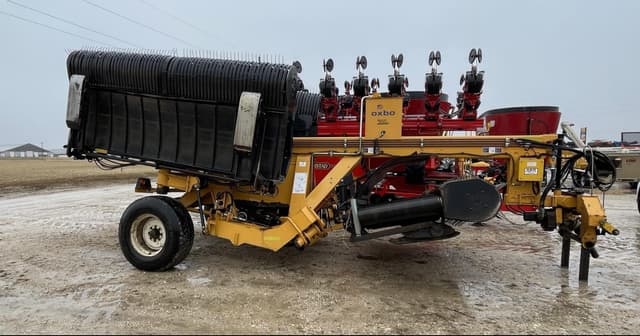 Image of Oxbo 334 equipment image 3