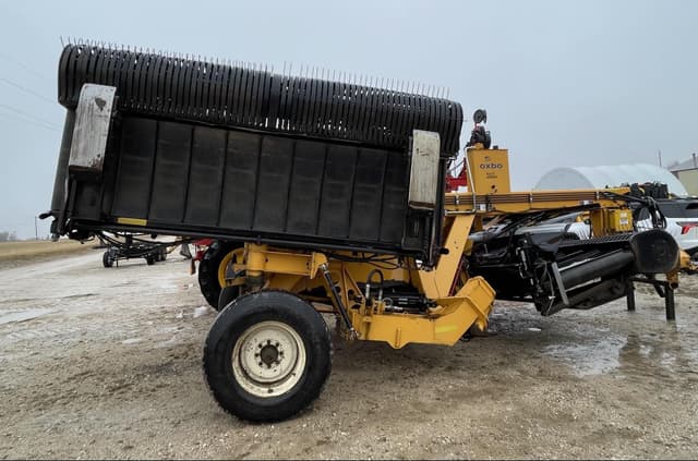 Image of Oxbo 334 equipment image 4