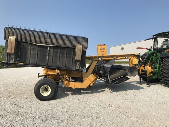 2011 Oxbo 334 Equipment Image0