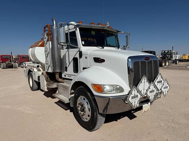 Image of Peterbilt 337 equipment image 1