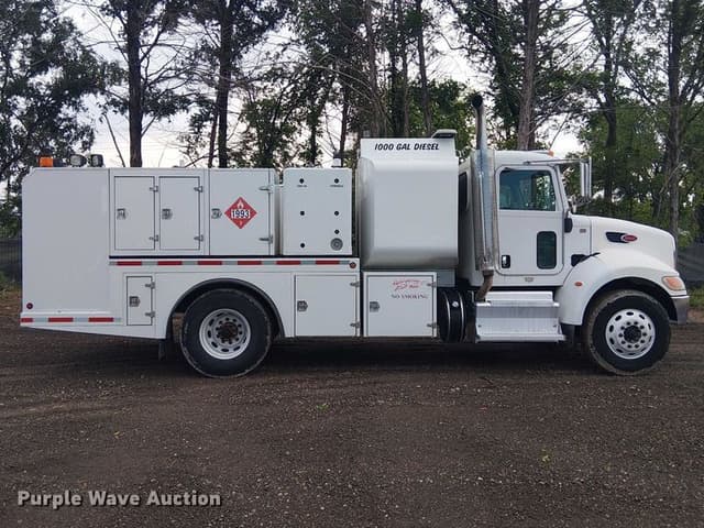 Image of Peterbilt 337 equipment image 3
