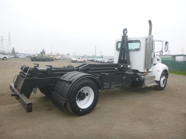 Image of Peterbilt 337 equipment image 2