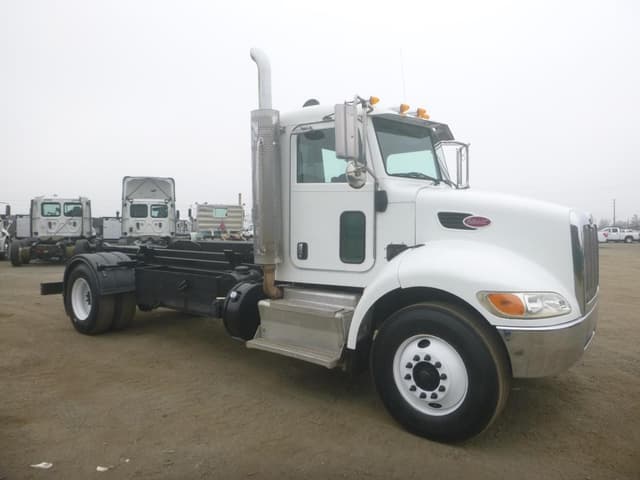 Image of Peterbilt 337 equipment image 1