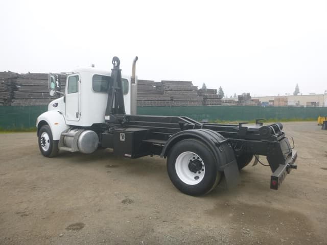 Image of Peterbilt 337 equipment image 3