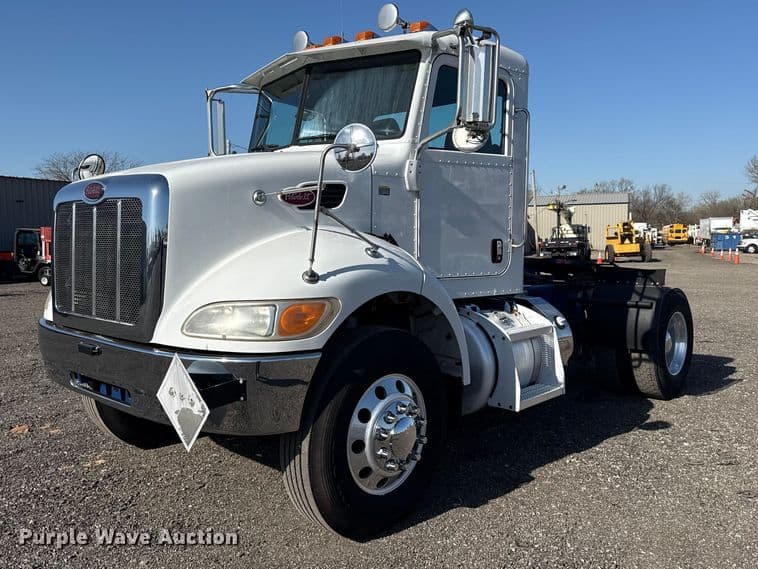 Image of Peterbilt 337 Primary image
