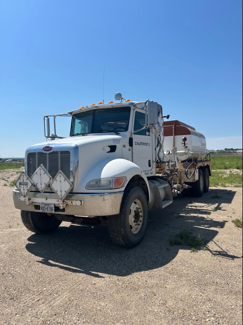 Image of Peterbilt 348 Primary image