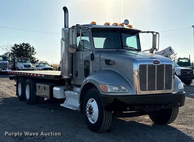 Image of Peterbilt 348 equipment image 2