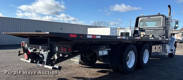 Image of Peterbilt 348 equipment image 4