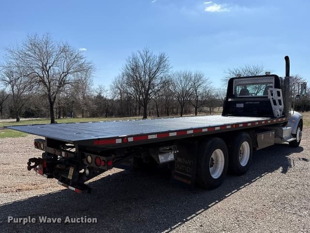 Image of Peterbilt 348 equipment image 4