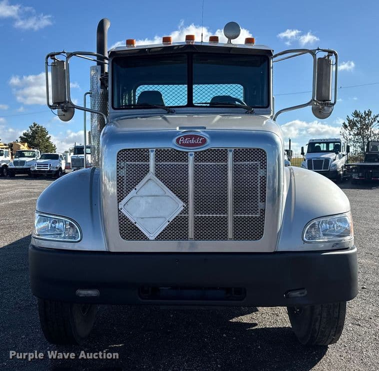 Image of Peterbilt 348 Primary image