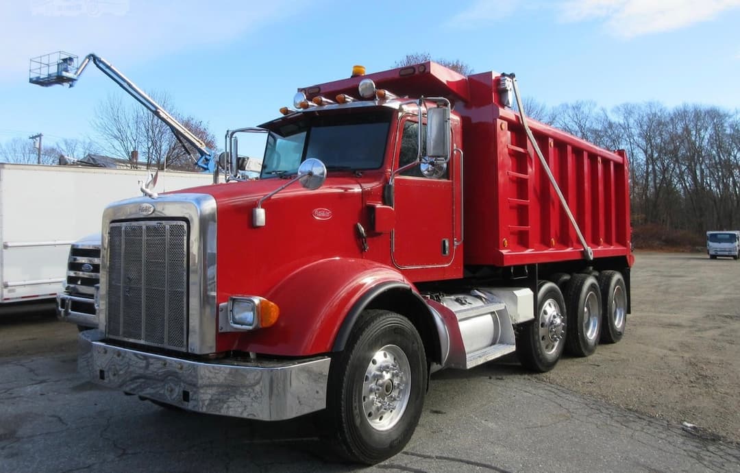Image of Peterbilt 365 Image 0
