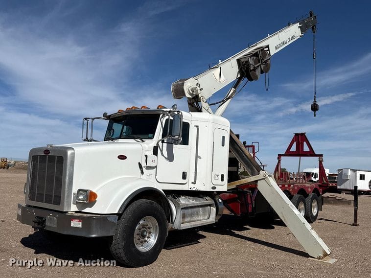 2011 Peterbilt 365 Equipment Image0