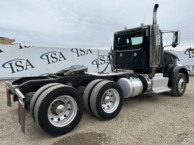 Image of Peterbilt 365 equipment image 4