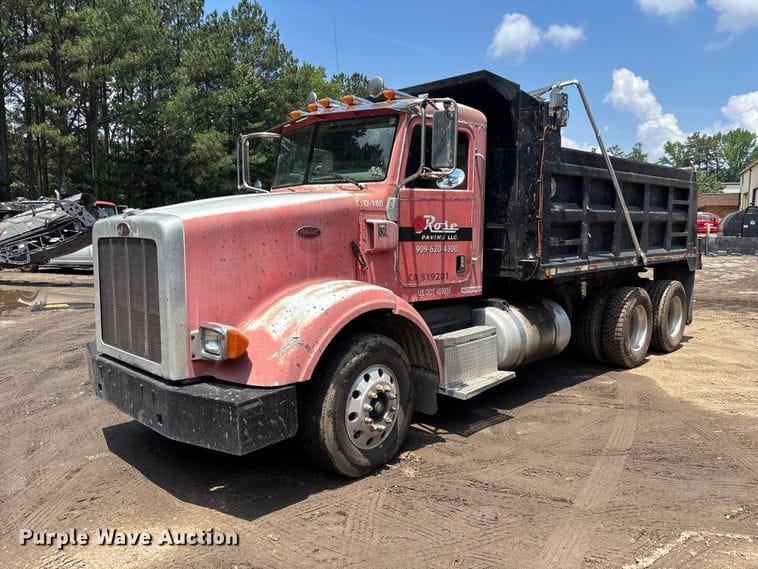2011 Peterbilt 365 Equipment Image0