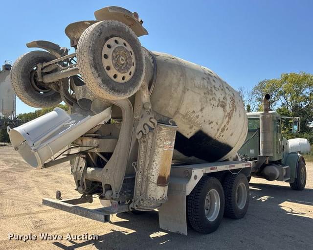 Image of Peterbilt 365 equipment image 4