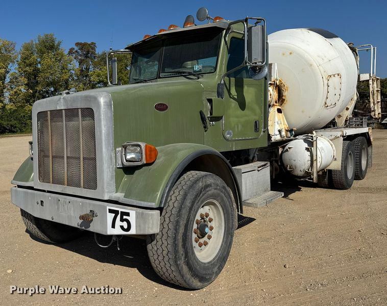 2011 Peterbilt 365 Equipment Image0