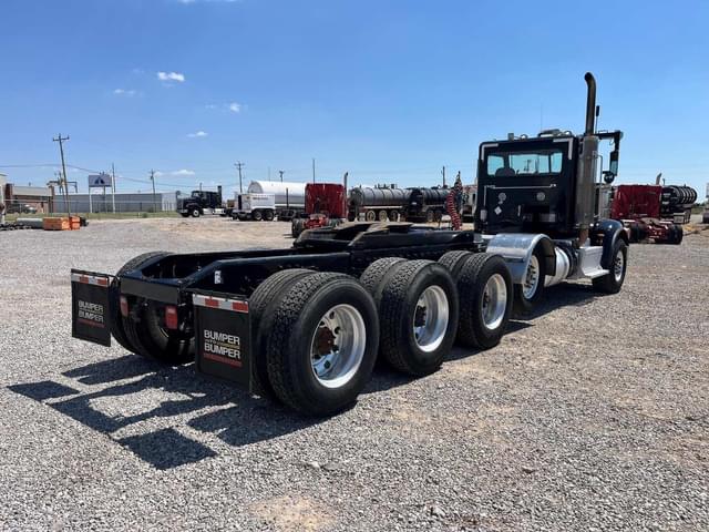 Image of Peterbilt 367 equipment image 3