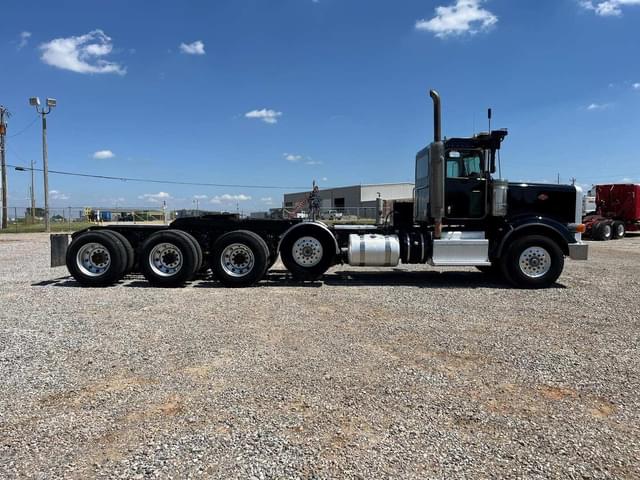 Image of Peterbilt 367 equipment image 2