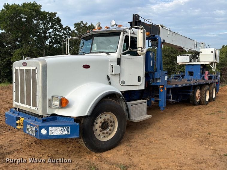 2011 Peterbilt 367 Equipment Image0