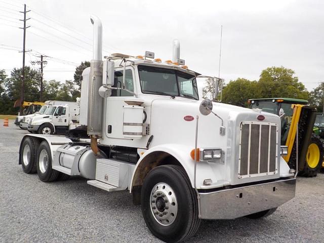 Image of Peterbilt 367 equipment image 1