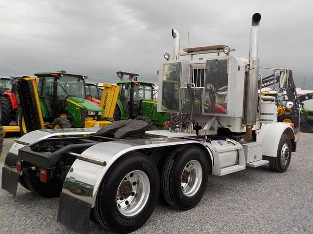 Image of Peterbilt 367 equipment image 2