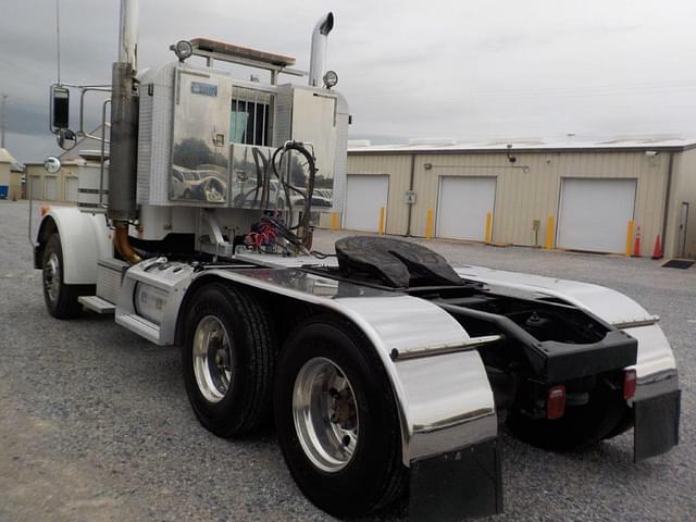 Image of Peterbilt 367 equipment image 3