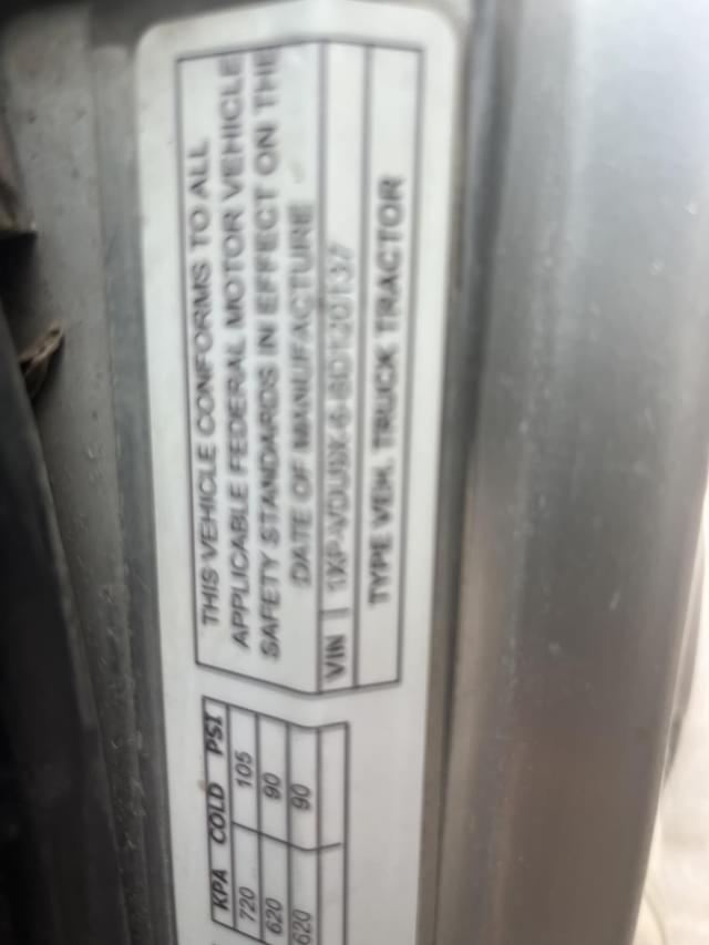 Image of Peterbilt 384 equipment image 2