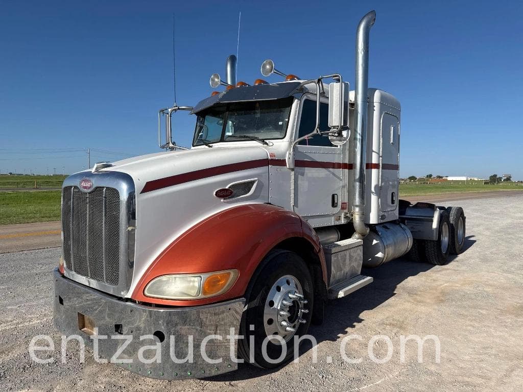Image of Peterbilt 384 Primary image