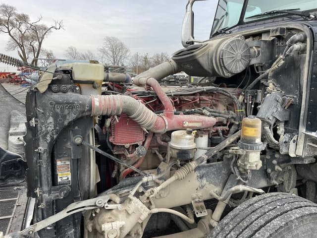 Image of Peterbilt 386 equipment image 1