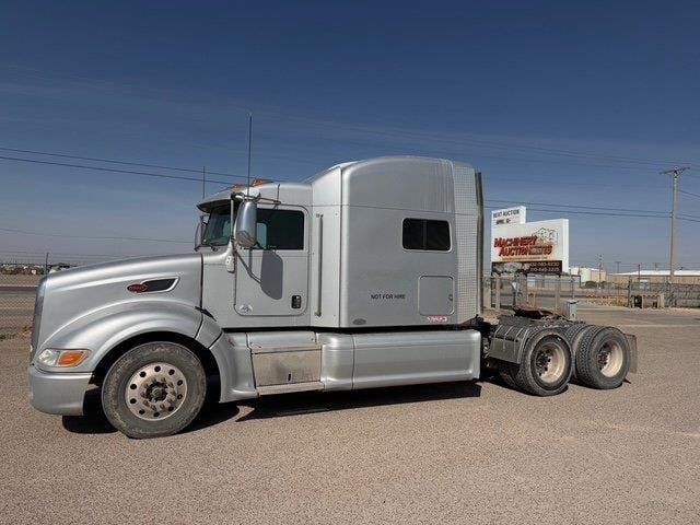 2011 Peterbilt 386 Equipment Image0