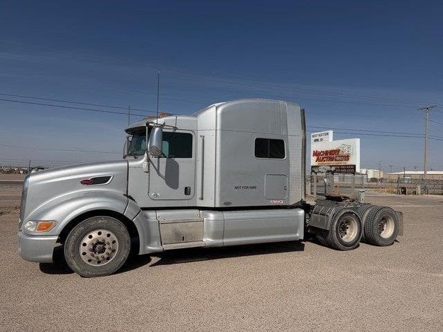 Image of Peterbilt 386 Primary image