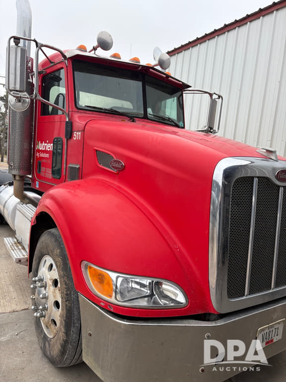 Image of Peterbilt 386 equipment image 1