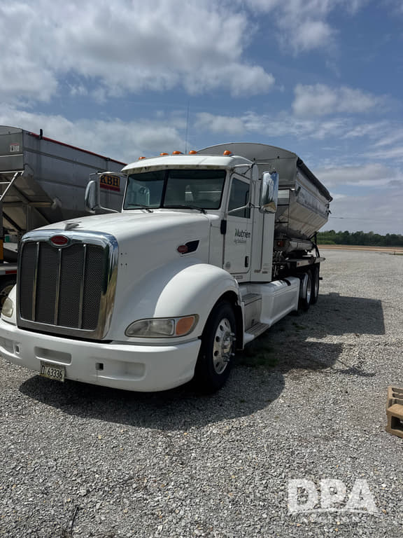 Image of Peterbilt 386 equipment image 1